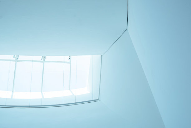 卧室的白墙窗阳光屋顶图片下载