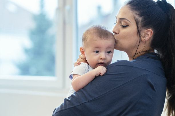 早上拥抱图片下载
