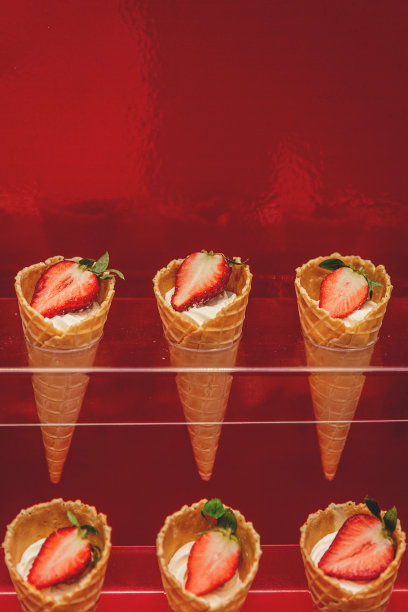 木板上的甜点图片下载