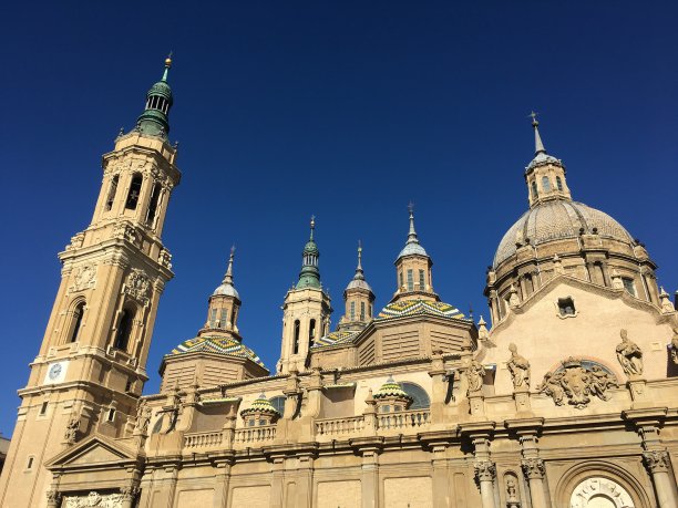 大教堂的支柱图片下载