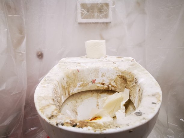 脏旧的厕所图片下载