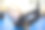 一个女孩在杂技课上伸展她的背部图片下载