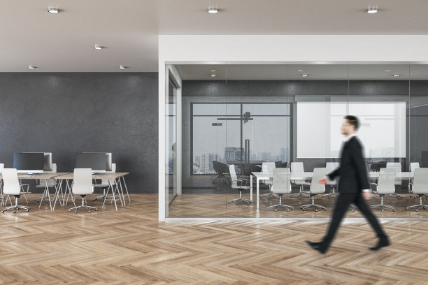 整洁办公室的商人图片下载