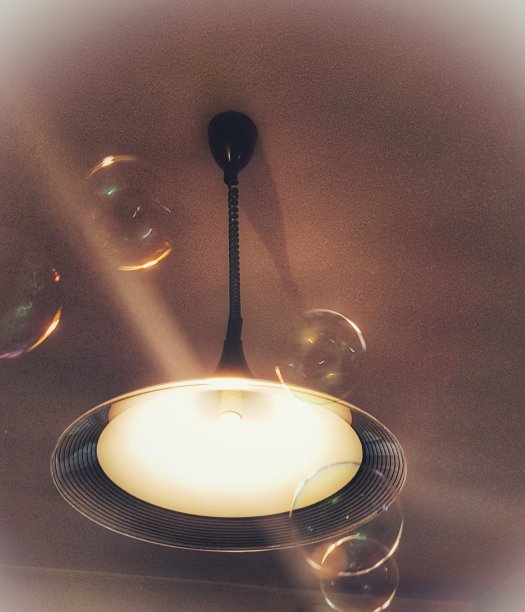 肥皂泡和吊灯图片下载