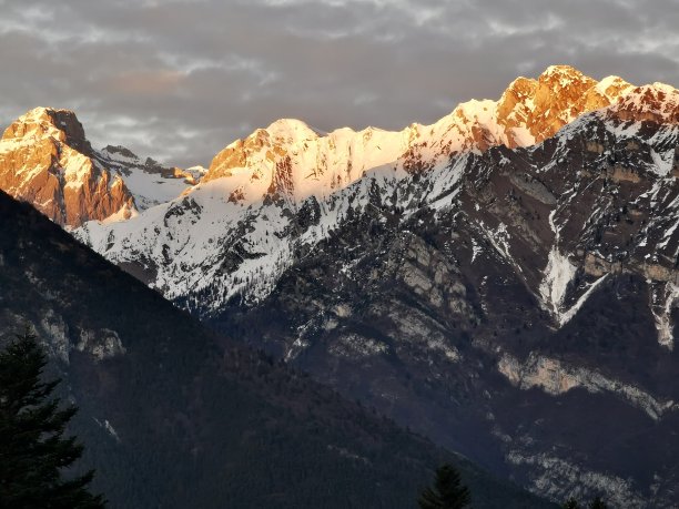 布伦塔多洛米蒂山图片下载