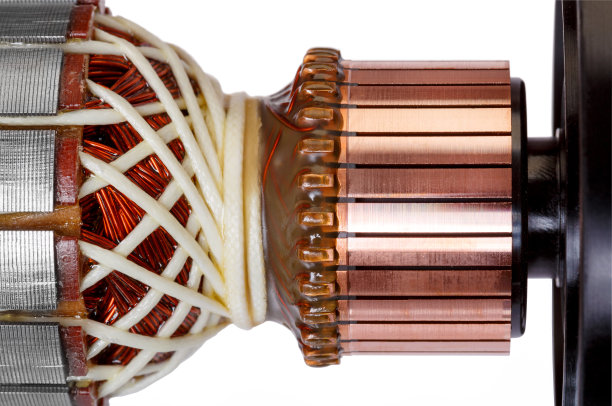 白色背景上隔离的电动机转子零件图片下载