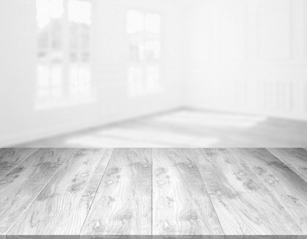 模糊的房间前面是粗糙的空白木制桌面图片下载