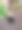 热咖啡杯放在木桌上，以花园为自然背景，清晨雨天的种植园背景——意象图片下载
