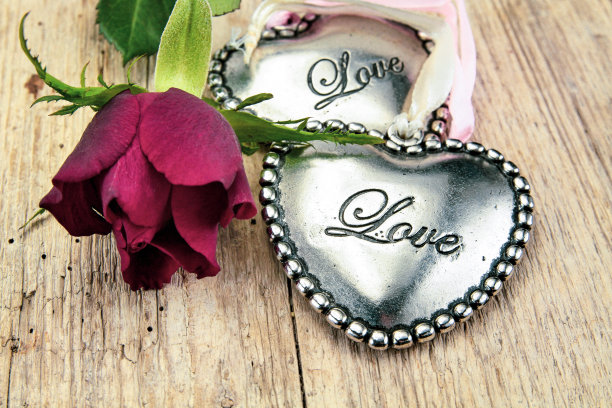 粉色与心图片下载