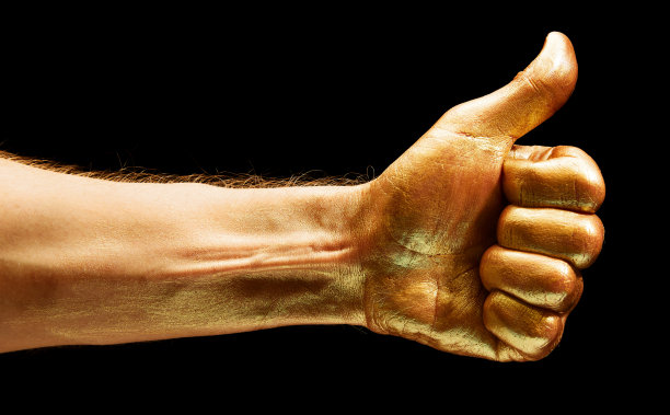 像手势在黑色的背景上图片下载