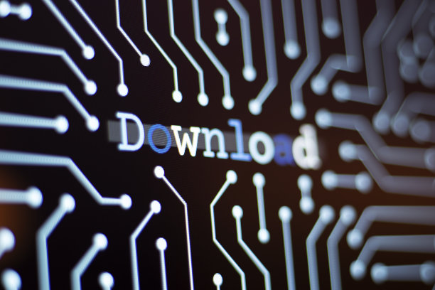 技术背景和电路板与下载消息。近距离电脑屏幕和电脑术语概念。图片下载