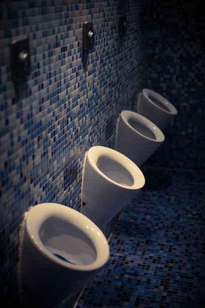 男人的公共厕所图片下载