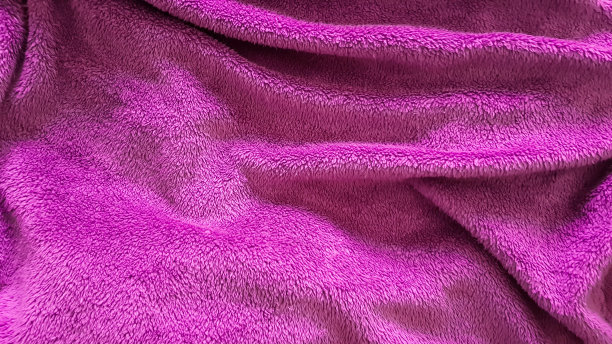 顶视图的粉红色毯子有皱纹图片下载