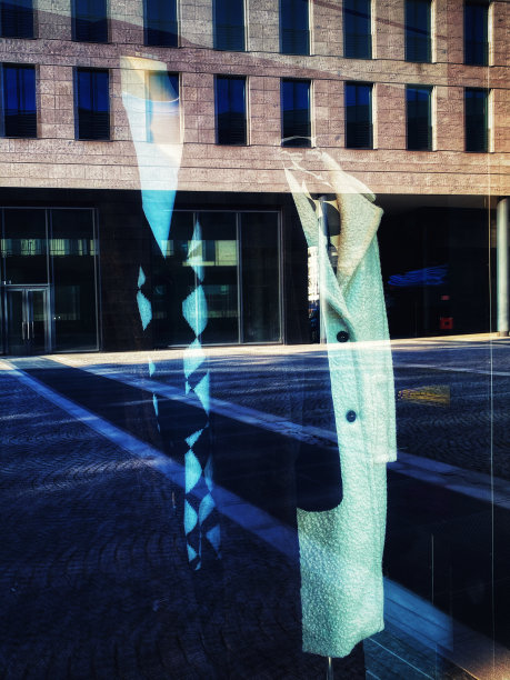 橱窗里的人体模型图片下载