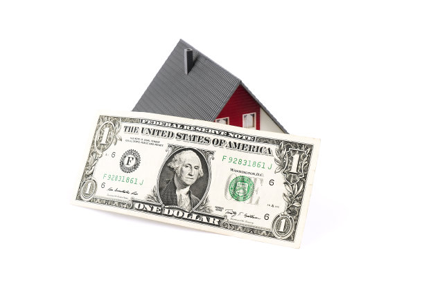 房子孤立在白色背景上图片下载