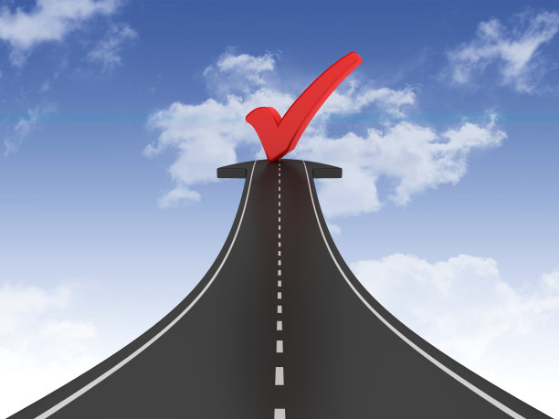 道路箭头与勾选标记的天空- 3D渲染图片下载