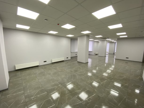 白色风格的新空办公室图片下载