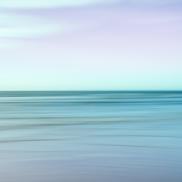 渐变紫色到蓝色海岸场景模糊的运动背景图片下载