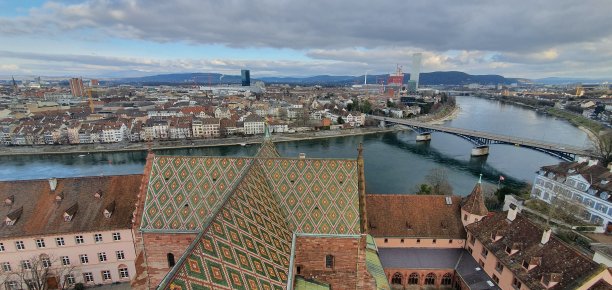 巴塞尔市中心，Münster和莱茵河图片下载