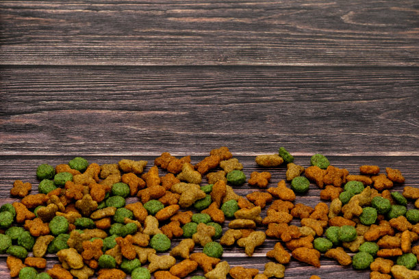 狗粮拍摄木纹背景图片下载