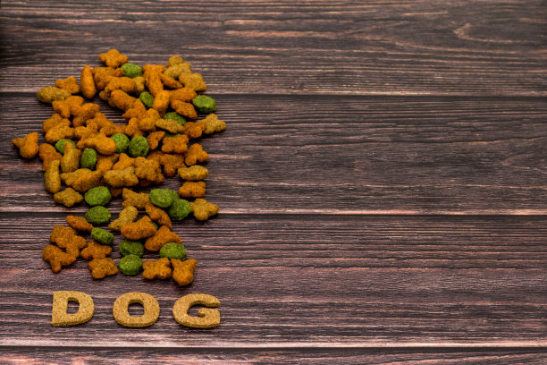 狗粮拍摄木纹背景图片下载