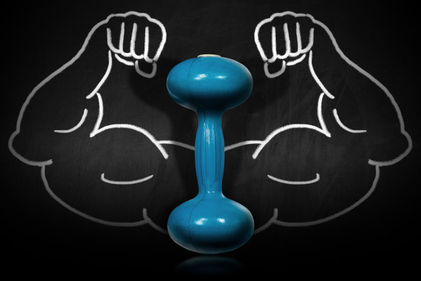 手臂肌肉发达的蓝色哑铃——粉笔画图片下载