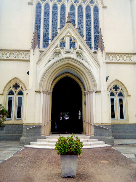 非洲教堂的入口。图片下载