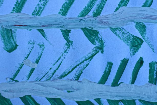 白色纸上的绿色水彩条纹图片下载