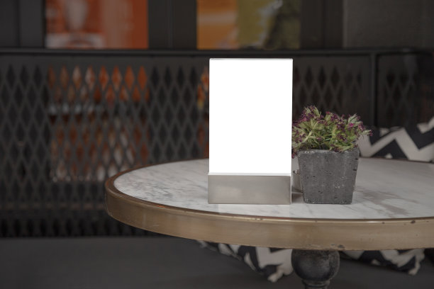 咖啡馆的空白菜单板图片下载