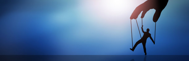 商人从锤子手中拯救小猪罐图片下载