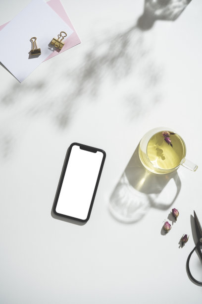 玫瑰茶和黑屏手机图片下载