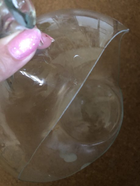 破碎的玻璃图片下载