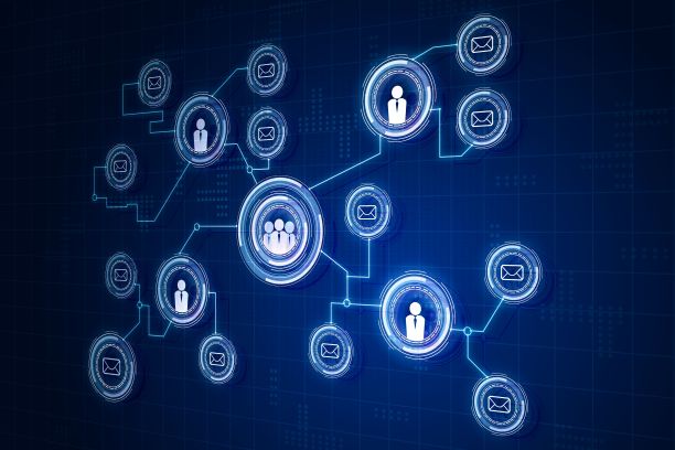 工作的社会网络插图概念与电子邮件图标。三维渲染图片下载