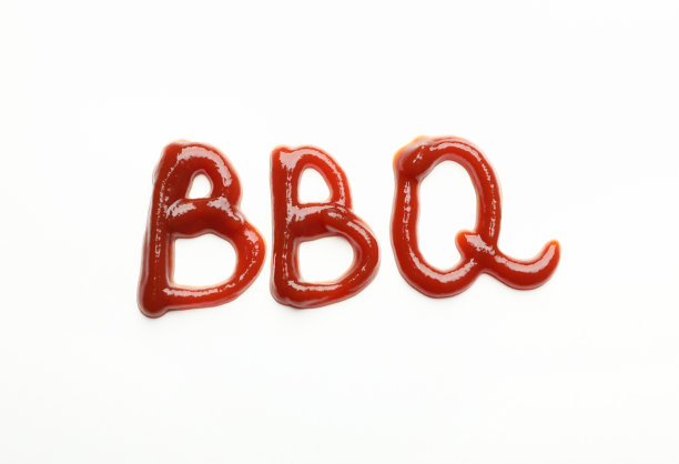 题字烧烤酱制白底，俯视图图片下载