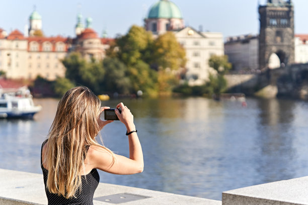 布拉格女游客图片下载