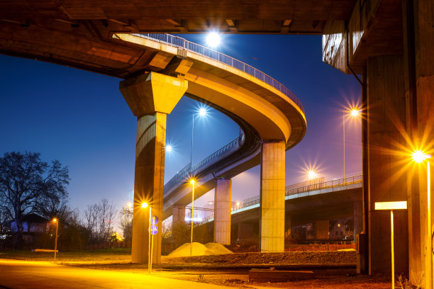 桥下坡道夜间素材图片