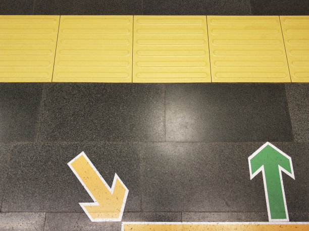 地铁站的箭头标志，方向标志图片下载