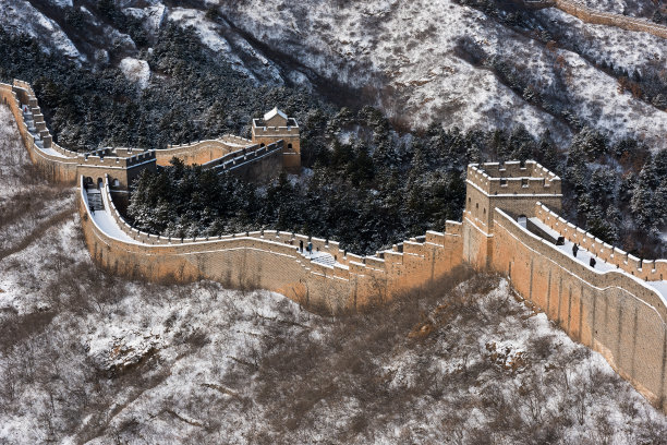 中国的长城被雪覆盖着图片下载