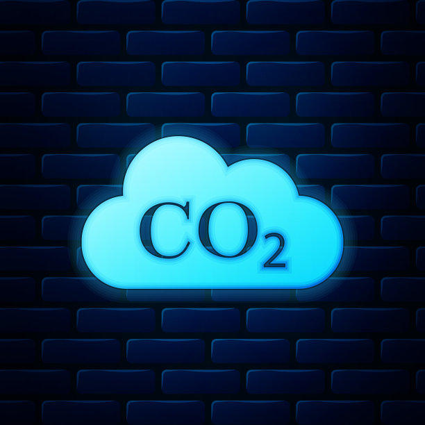 发光的二氧化碳排放在云图标孤立的砖墙背景。二氧化碳公式符号，烟雾污染概念，环境概念，燃烧产物。矢量图图片下载