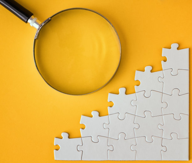 拼图和放大镜图片下载