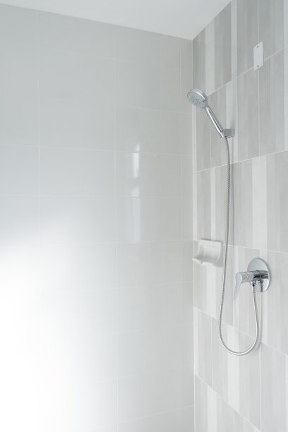 淋浴房的淋浴龙头。图片下载