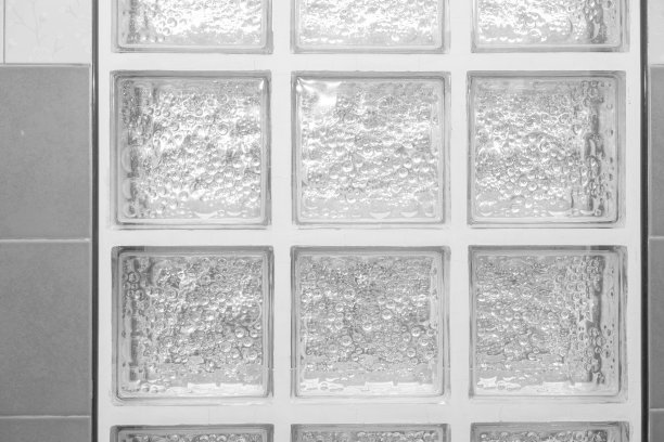 透明透过玻璃隔断墙板材料隔离图片下载