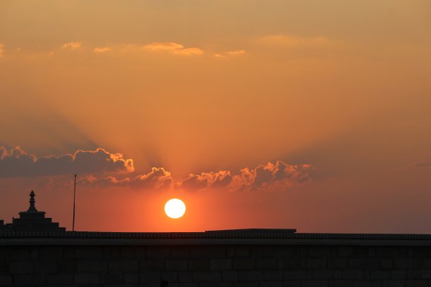 背水的日落图片下载