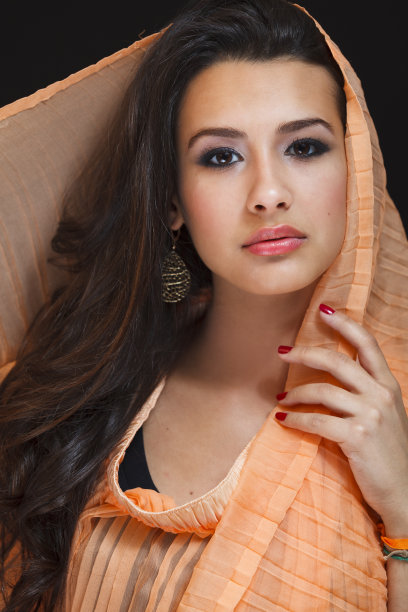 美丽的年轻女子图片下载