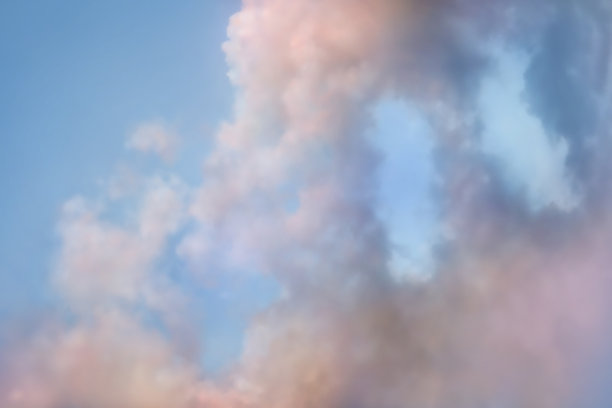 戏剧性的天空和Cloudscape图片下载