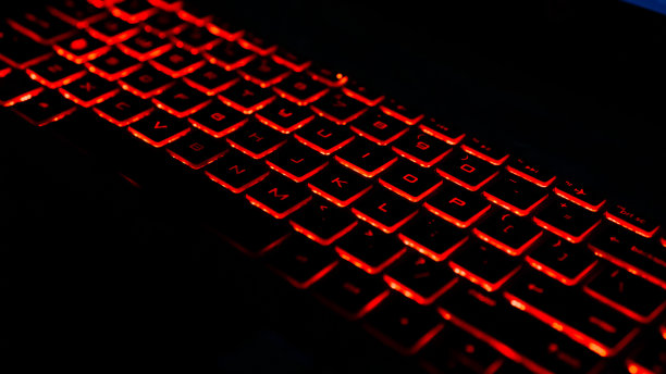 红色游戏笔记本键盘图片下载