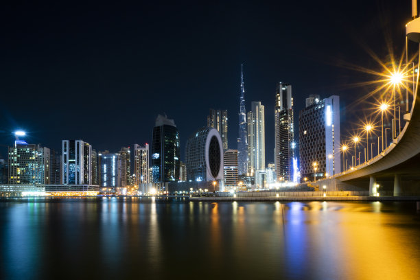 迪拜码头夜景与哈利法塔素材图片