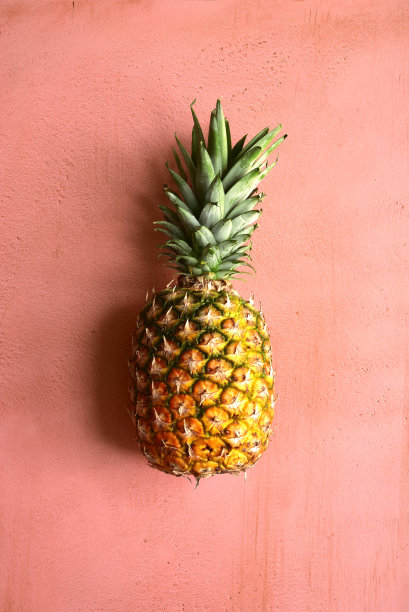 新鲜成熟的全菠萝图片下载