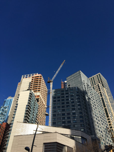 布鲁克林市中心的起重机大厦图片下载