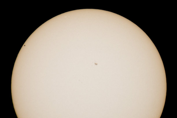 水星通过太阳的圆盘接近图片下载